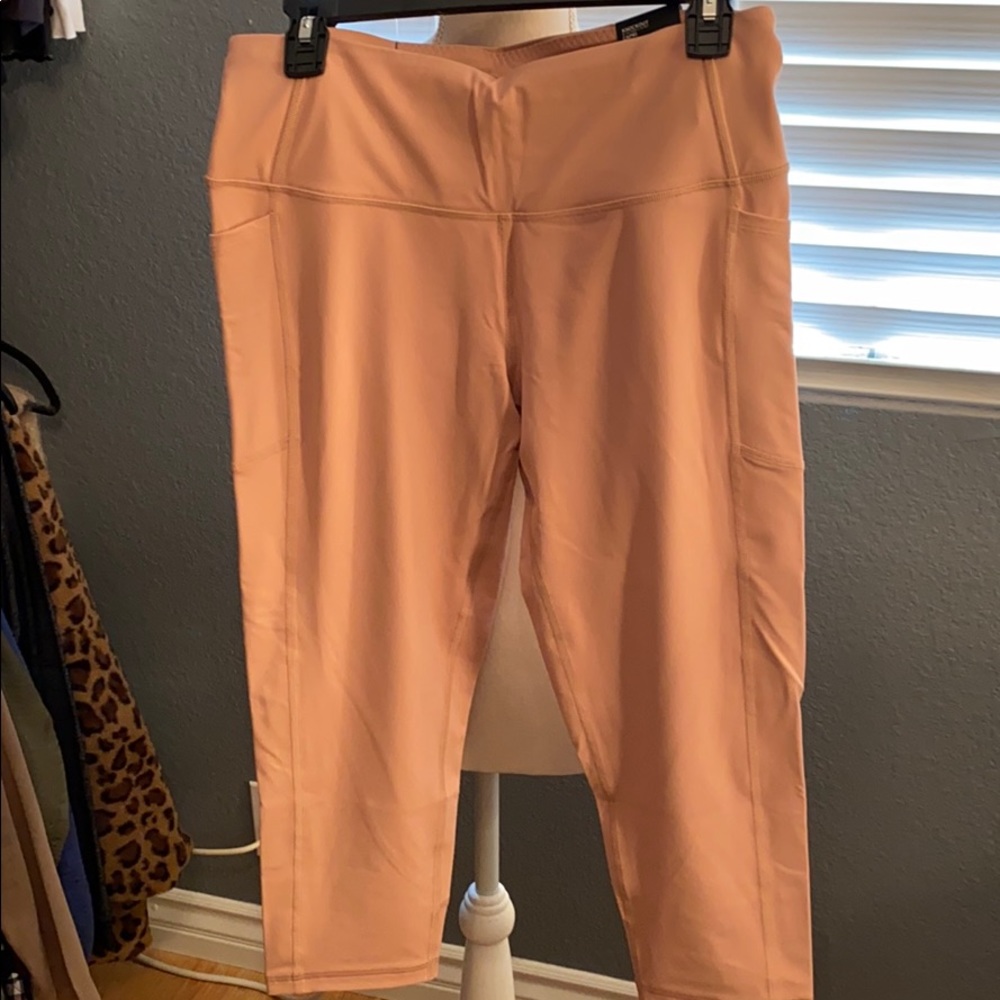 Victoria’s Secret Knockout Capri Large